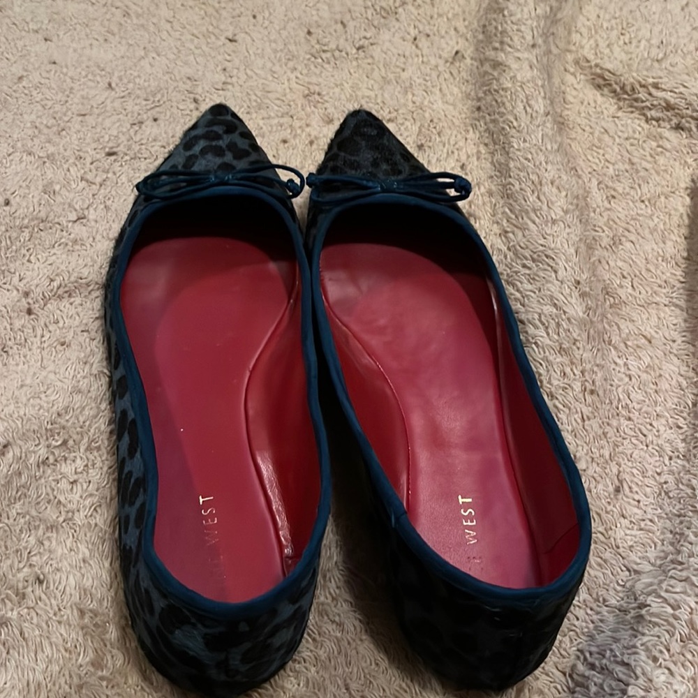 Nine West Women’s blue leopard pointed toe ballet flat-size 8.5